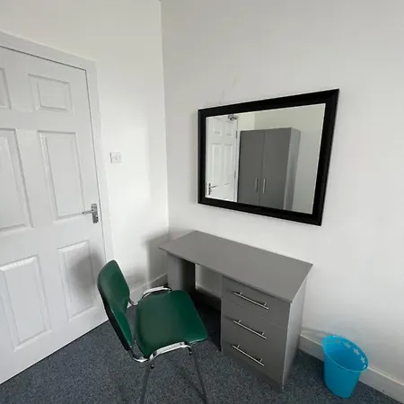 The Bake Apartment - 5 Bedroom Large Apartment Sleeps Up To 16 Person Newcastle Upon Tyne Esterno foto